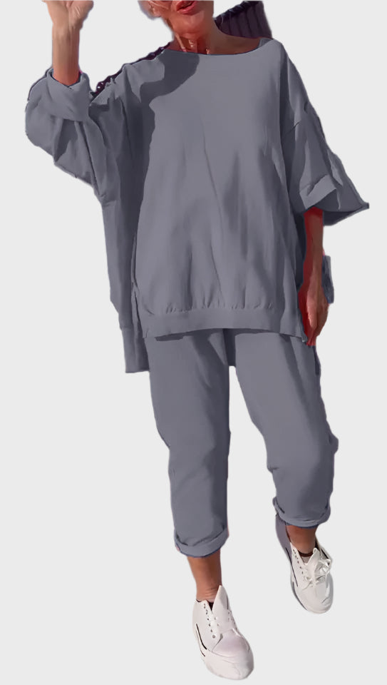 Set with Round Neckline