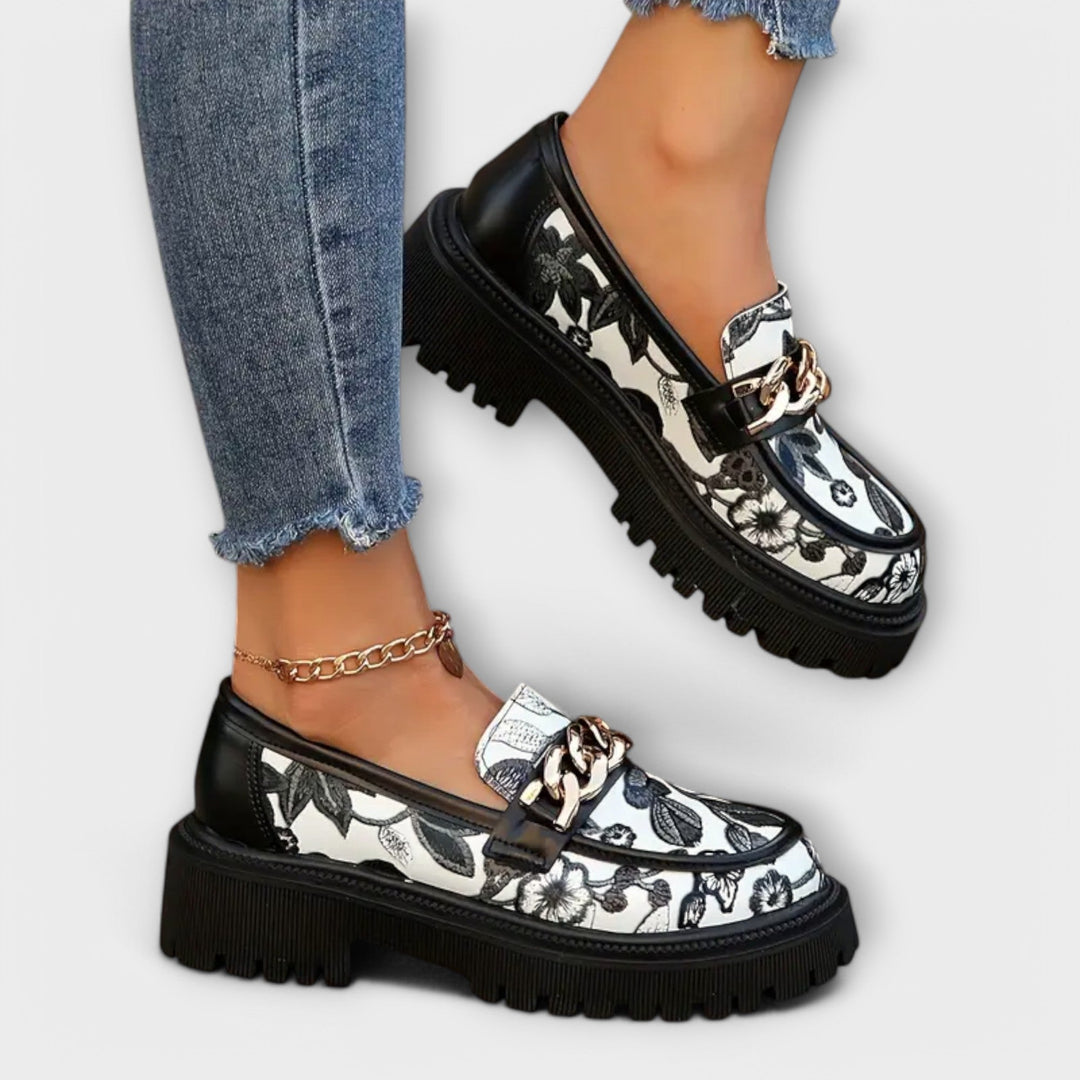 Sandra - Elegant Retro Loafers