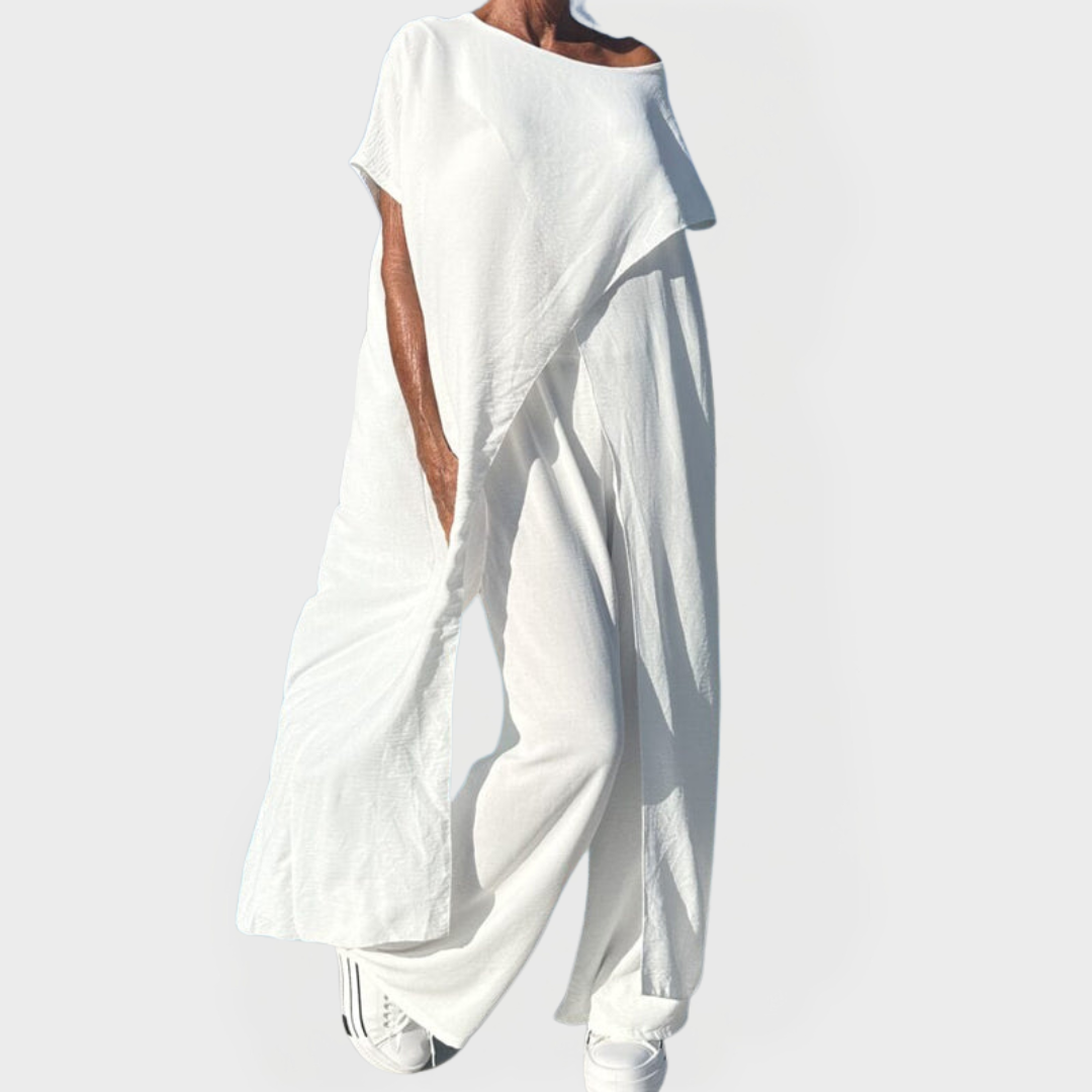 Set with Top and Trousers in a Solid Colour with a Décolletage