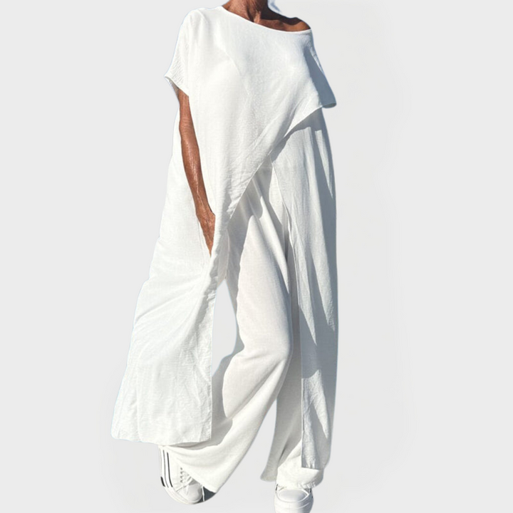 Set with Top and Trousers in a Solid Colour with a Décolletage