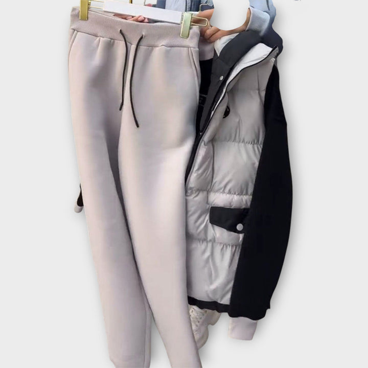 Cozy 3-Piece Winter Set – Turtleneck, Gilet & Trousers