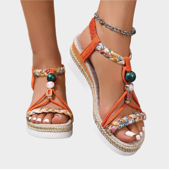 Sandals with Comfortable Sole and Platform