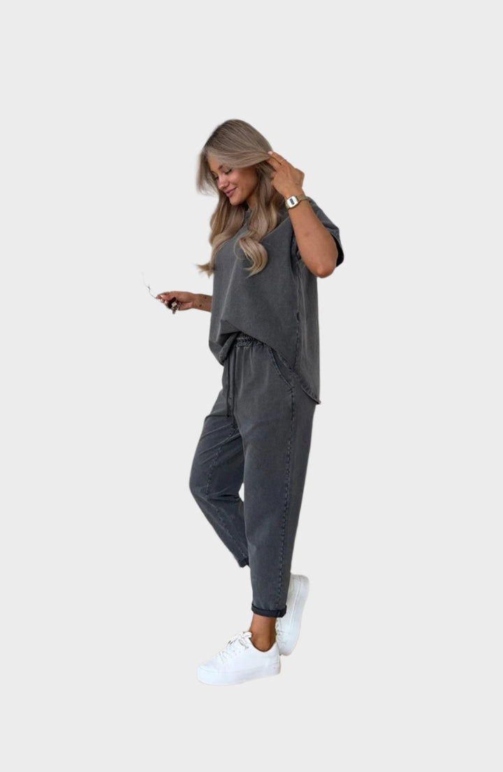 Casual Set with T-Shirt and Jogging Trousers