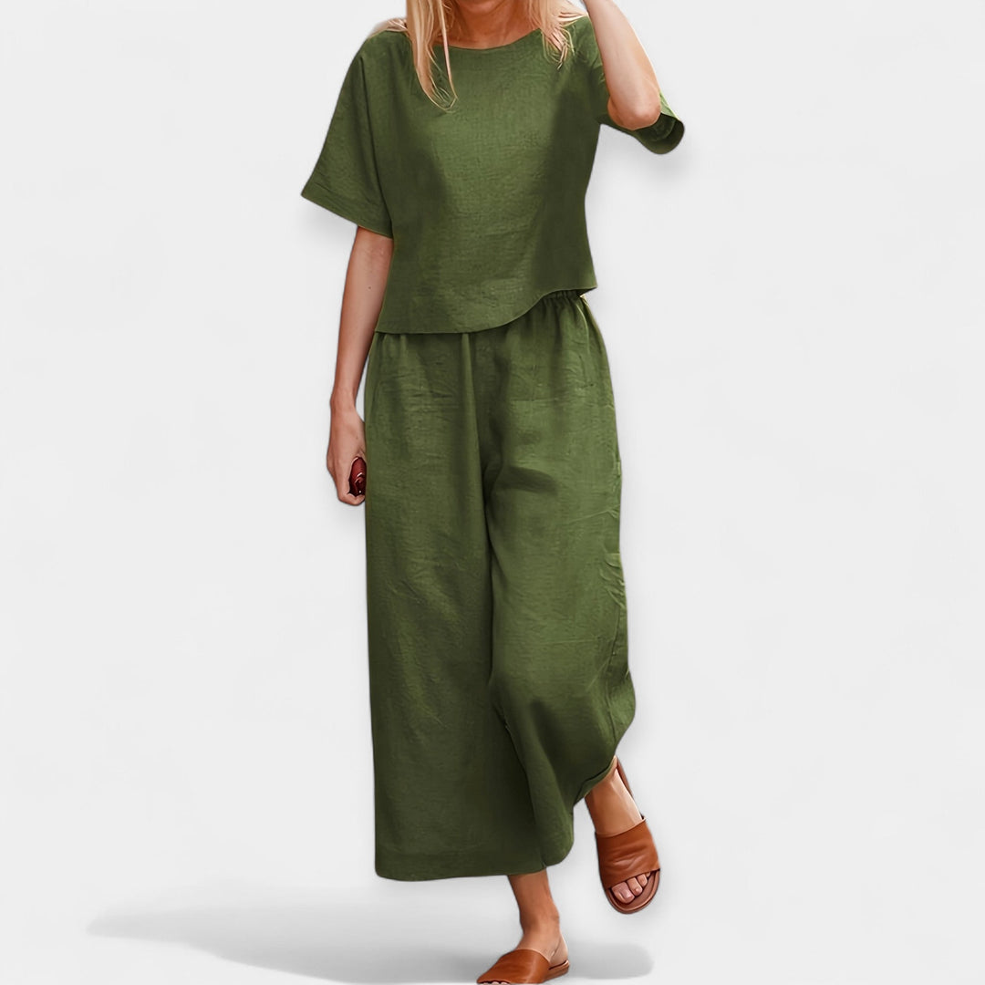 Airy Trouser Set with Short-Sleeved Top