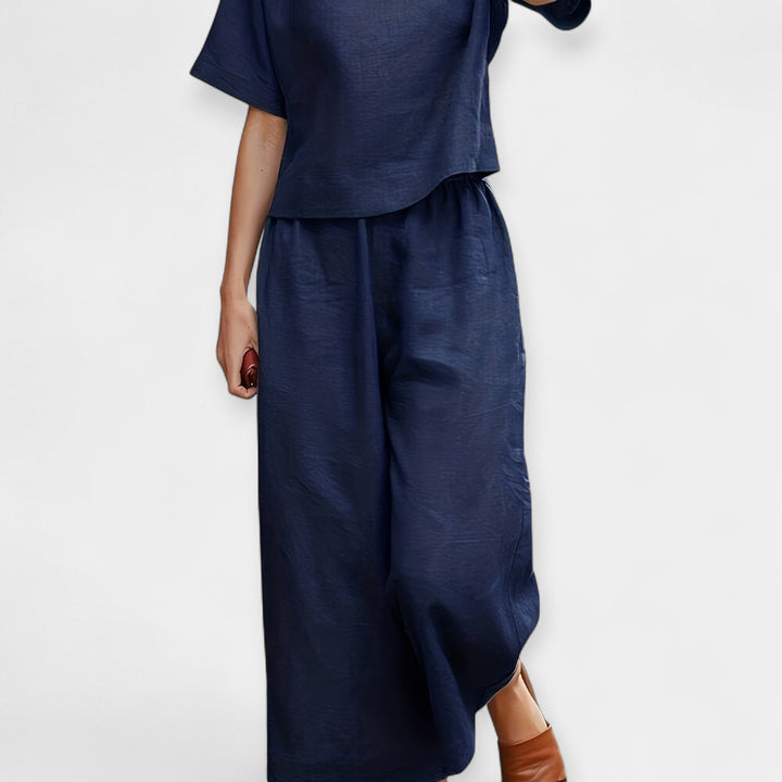 Airy Trouser Set with Short-Sleeved Top