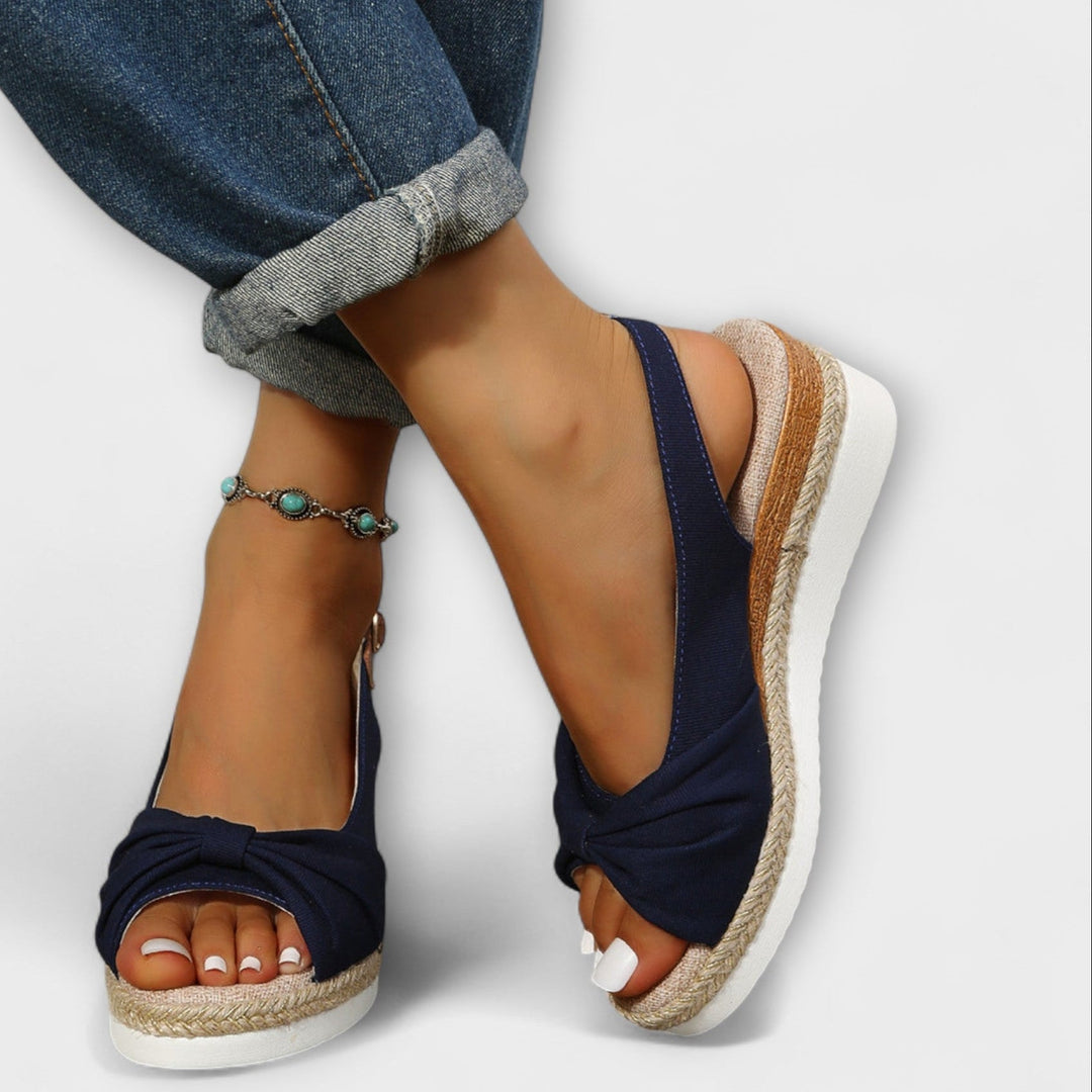 Summer Sandals with Decorative Bow