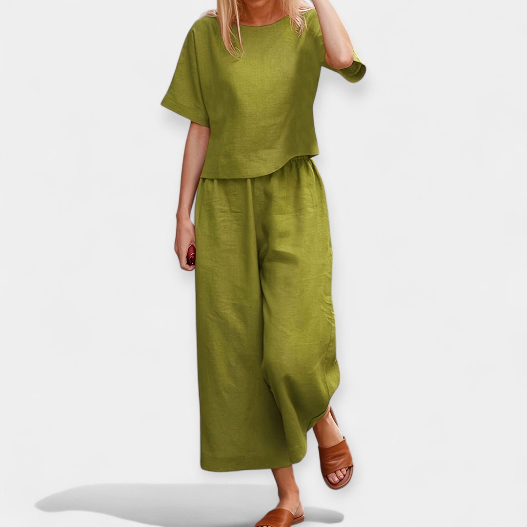 Airy Trouser Set with Short-Sleeved Top