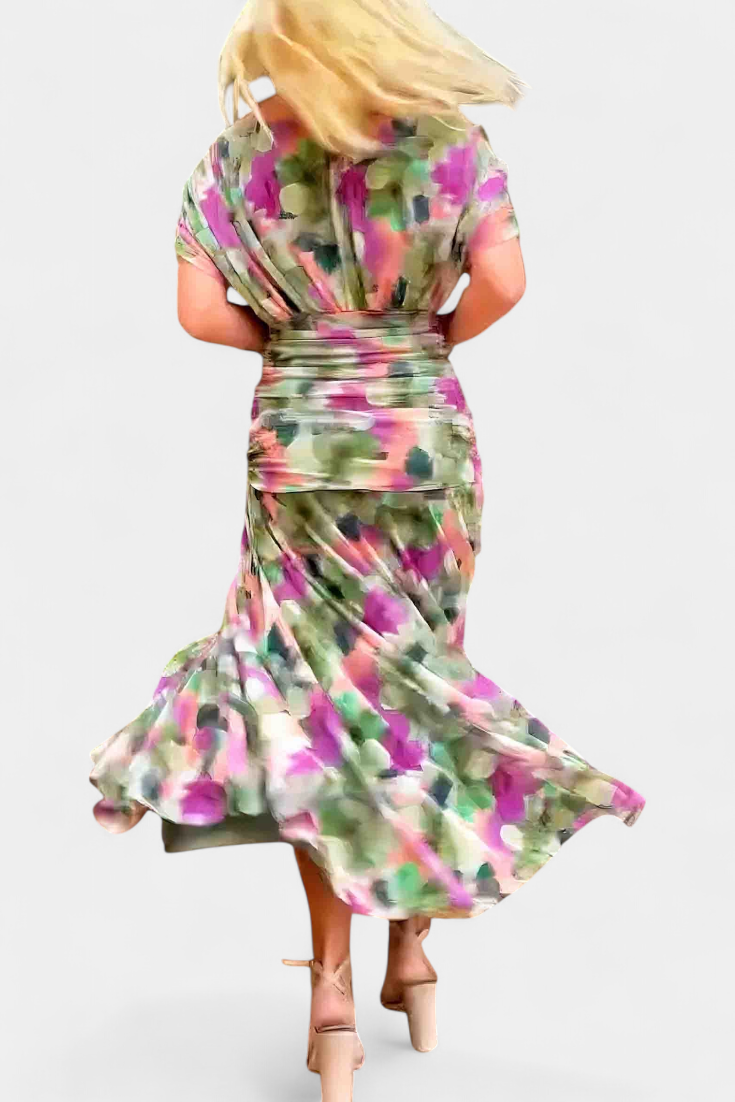 Long Floral Dress with V-Neckline and Romantic Elegance