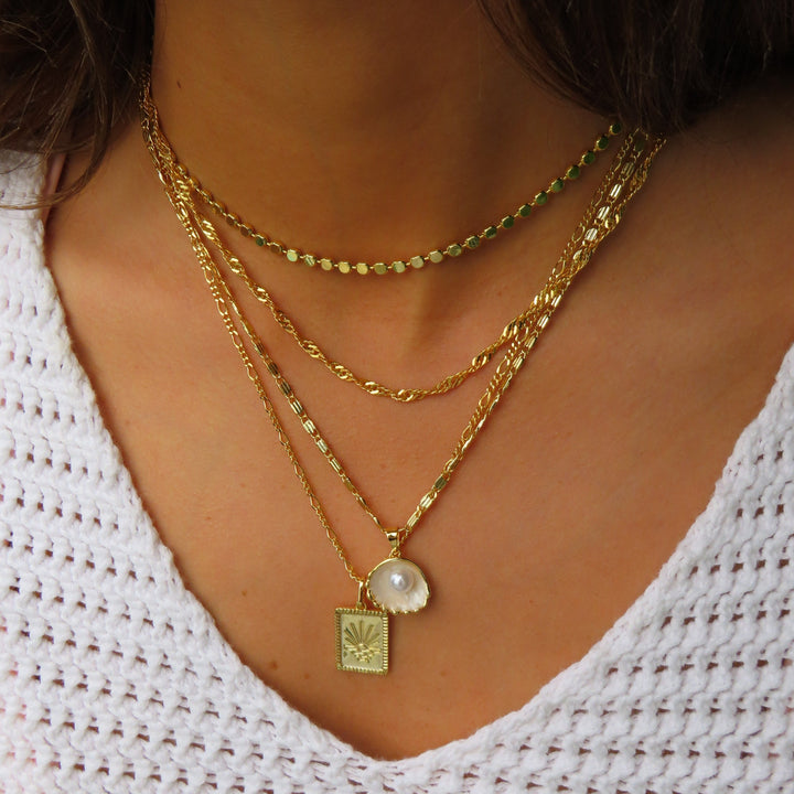 Shell Design Necklace