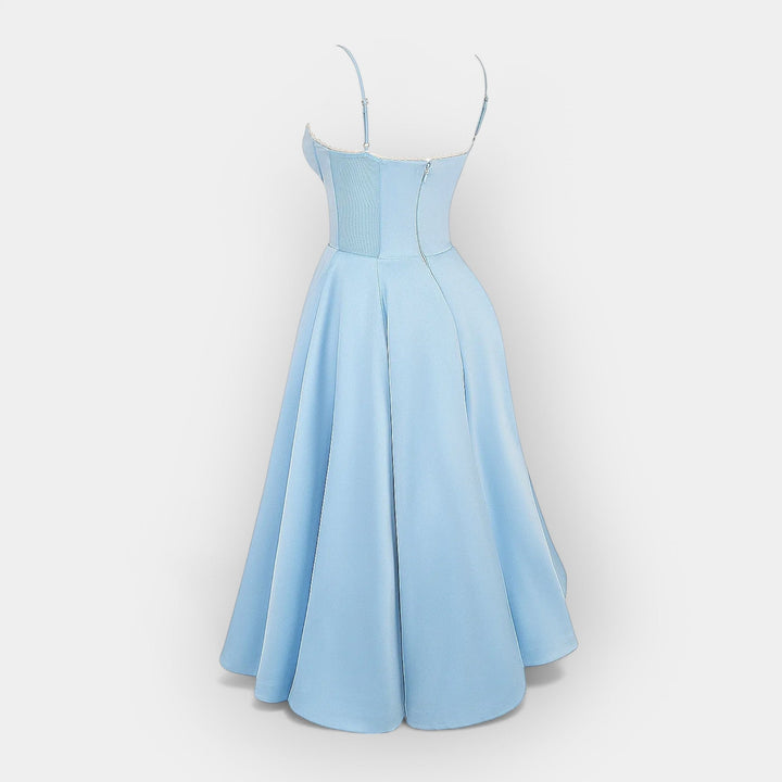 Elegant Midi Dress with Stylish Line