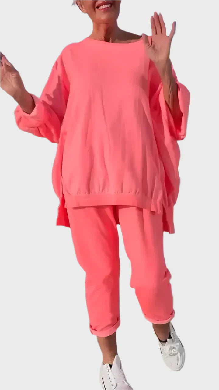 Set with Round Neckline